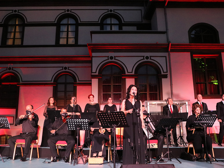 Edirne’de salgın nedeniyle ara verilen konserler “Balkan ezgileriyle” yeniden başladı