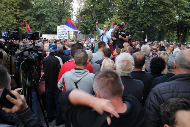 Bosna Hersek’te Dodik’in “hileli” seçim galibiyeti protesto edildi