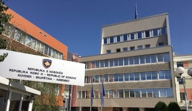 Kosova Meclisi’nde parlamento grup başkanları seçildi