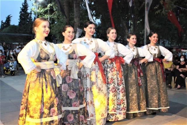 Ödemiş’te 15. Balkanlılar Halk Dansları ve Kültür Festivali kapsamında gösteri yapıldı