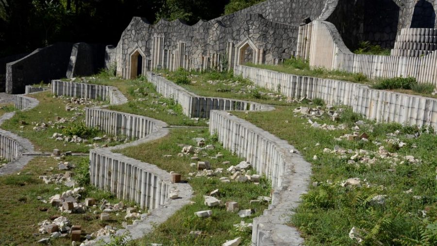 Bosna Hersek’teki Partizan Anıt Mezarlığı’na yapılan saldırıda mezar taşları zarar gördü  