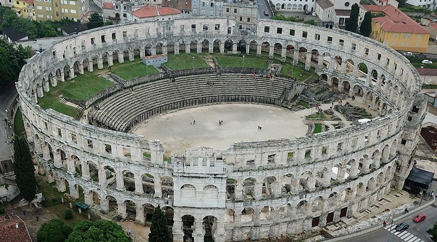 Antik Roma’dan kalma Hırvat kenti Pula