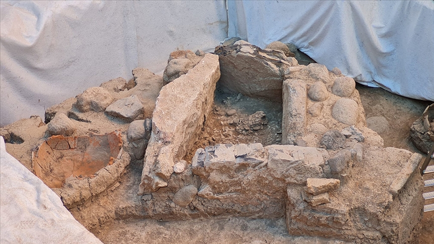 İzmir’deki Yassıtepe Höyüğü’nden Miken uygarlığına ait buluntular çıkarıldı